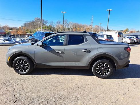 Used 2022 Hyundai Santa Cruz SEL Premium image 2