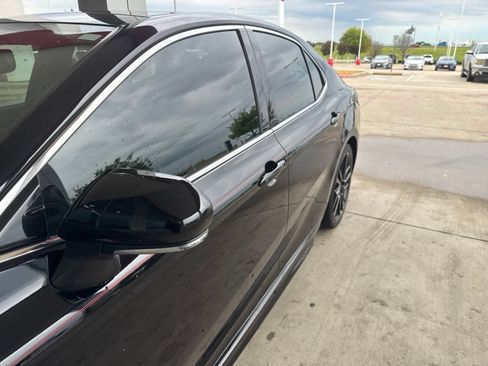 Used 2021 Toyota Camry XSE FWD image 4