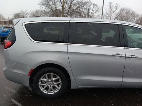 New 2026 Chrysler Voyager LX image 7