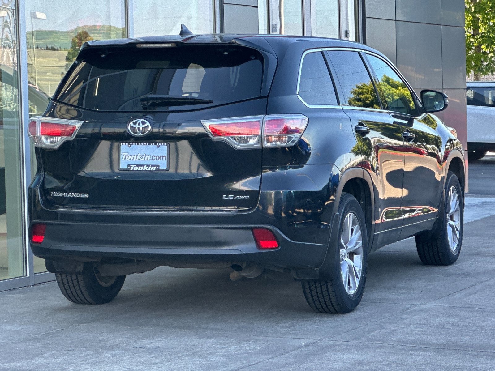 Used 2015 Toyota Highlander Plus AWD/4WD image 4