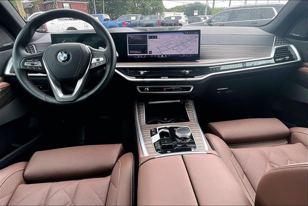Certified 2025 BMW X5 sDrive40i w/ Premium Package RWD image 6