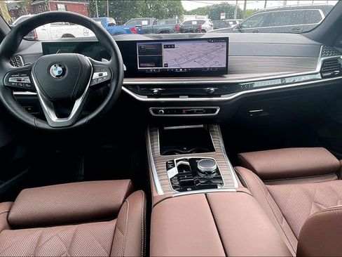 Used 2025 BMW X5 sDrive40i w/ Premium Package RWD image 6