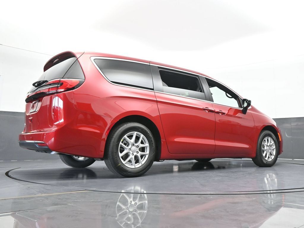 New 2026 Chrysler Pacifica Select FWD image 57