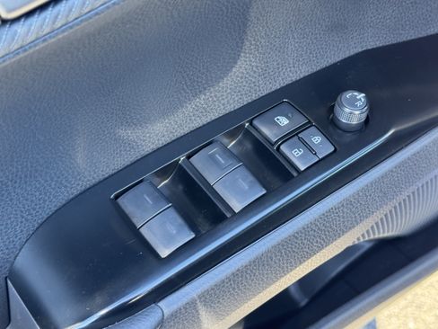 Used 2025 Toyota Camry SE w/ Convenience Package image 24