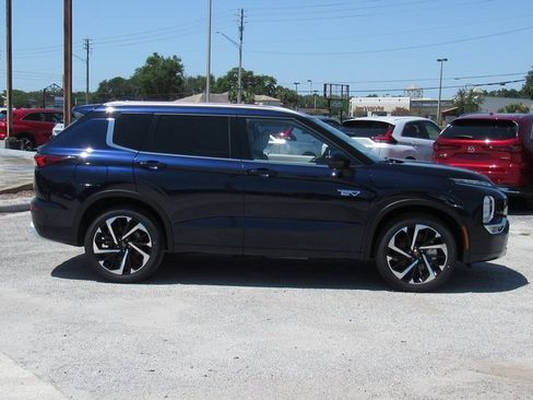 New 2025 Mitsubishi Outlander SEL image 2