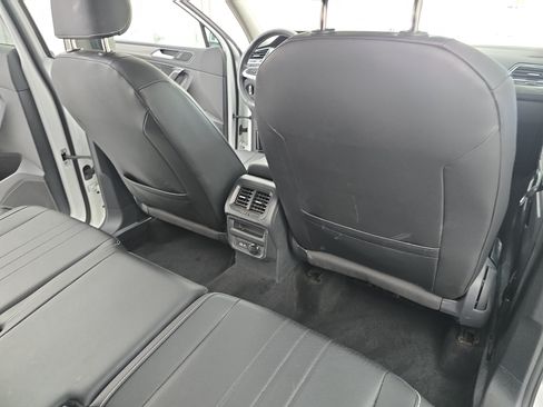 Certified 2023 Volkswagen Tiguan SE w/ Panoramic Sunroof Package AWD/4WD image 11