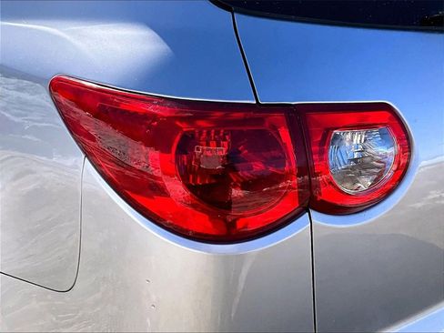 Used 2012 Chevrolet Traverse LT image 27