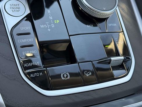 Used 2022 BMW X7 xDrive40i w/ Premium Package image 24