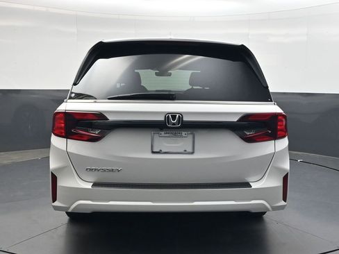 Certified 2026 Honda Odyssey EX-L image 5