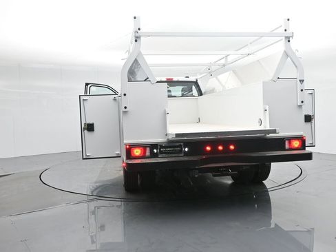 New 2025 Ford F550 XL image 32