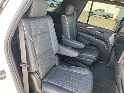 Used 2024 Cadillac Escalade Sport Platinum AWD/4WD image 17