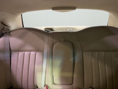 Used 2004 Lincoln Town Car Signature RWD image 20