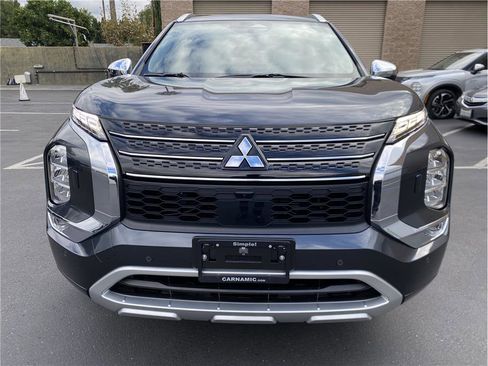New 2025 Mitsubishi Outlander 4WD Plug-In Hybrid image 2