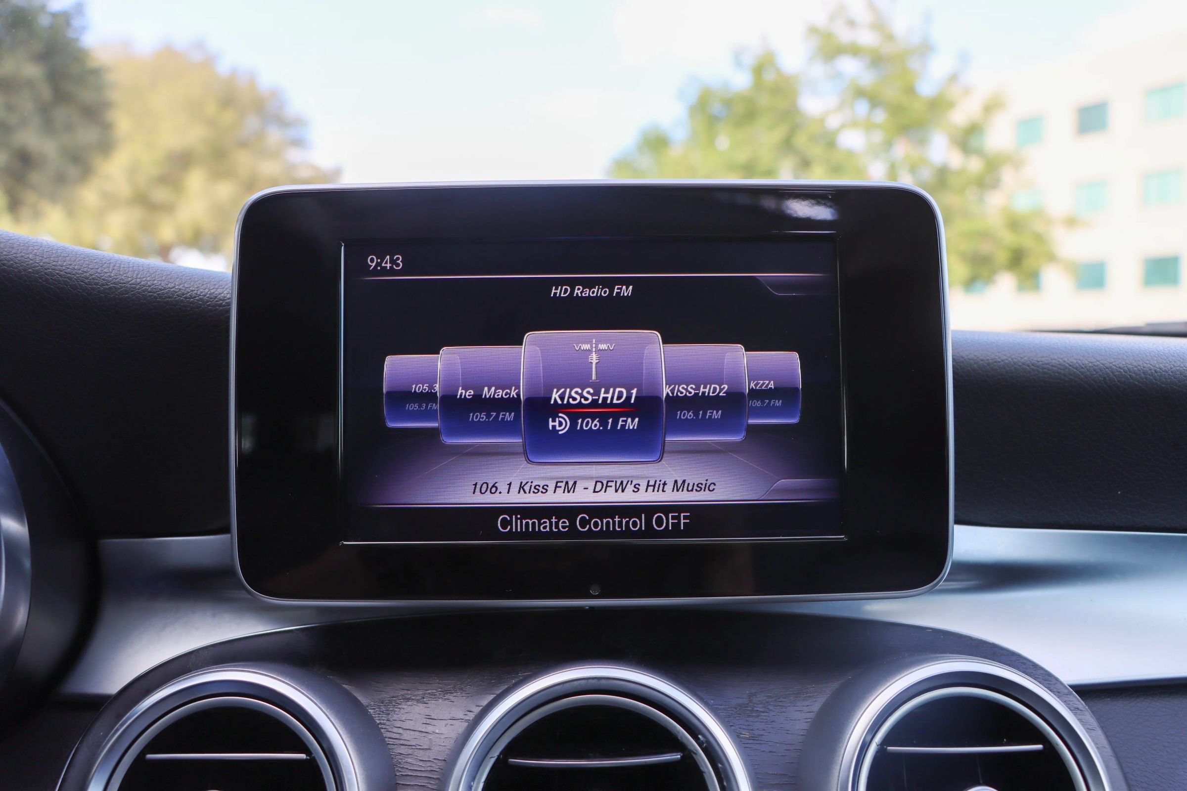 Used 2017 Mercedes-Benz C 300 4MATIC Sedan image 33