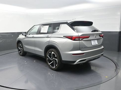 Used 2023 Mitsubishi Outlander SE AWD/4WD image 7