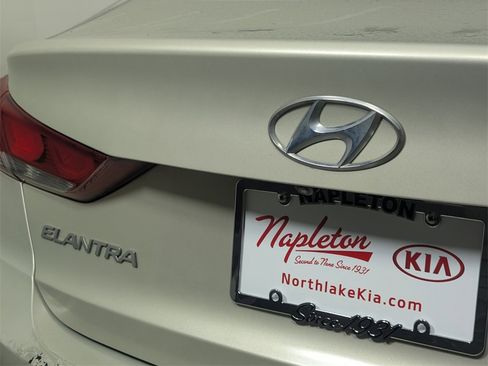 Used 2017 Hyundai Elantra SE image 8