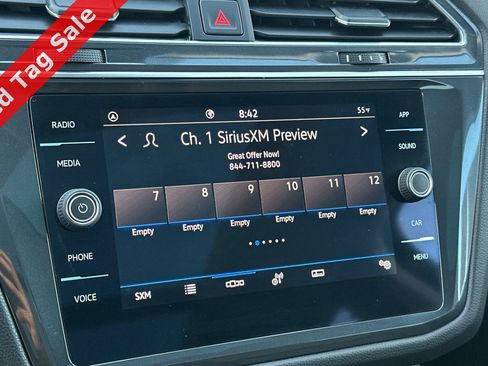 Certified 2022 Volkswagen Tiguan SE w/ Panoramic Sunroof Package image 19