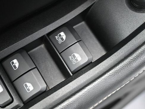 Used 2023 Jeep Grand Cherokee L Laredo image 14