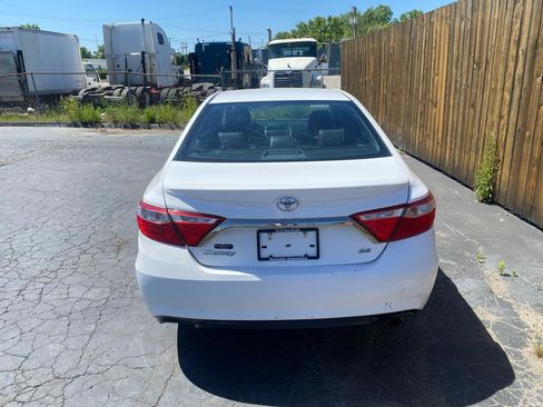 Used 2017 Toyota Camry SE FWD image 7