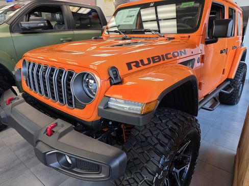 New 2025 Jeep Wrangler Unlimited Rubicon w/ Technology Group image 2