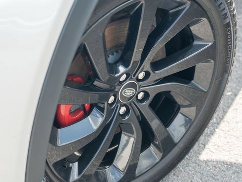 Used 2023 Land Rover Discovery Sport SE AWD/4WD image 9