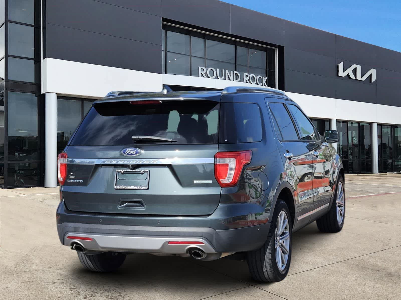 Used 2016 Ford Explorer Limited w/ Equipment Group 301A FWD image 6