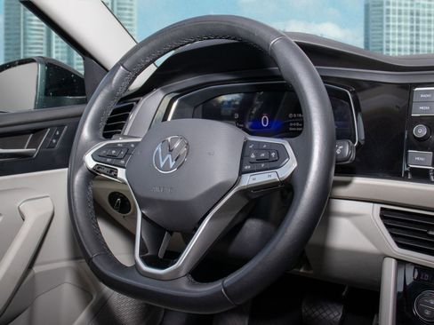 Used 2023 Volkswagen Jetta SE image 18