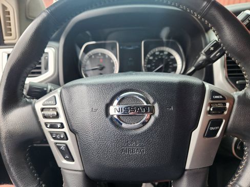 Used 2017 Nissan Titan PRO-4X AWD/4WD image 20