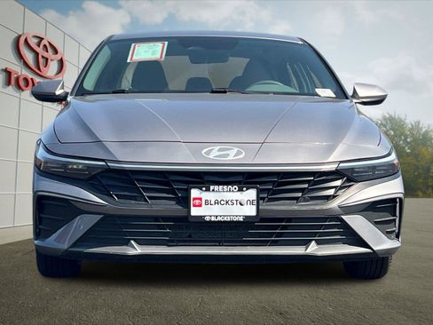 Used 2024 Hyundai Elantra SE FWD image 8