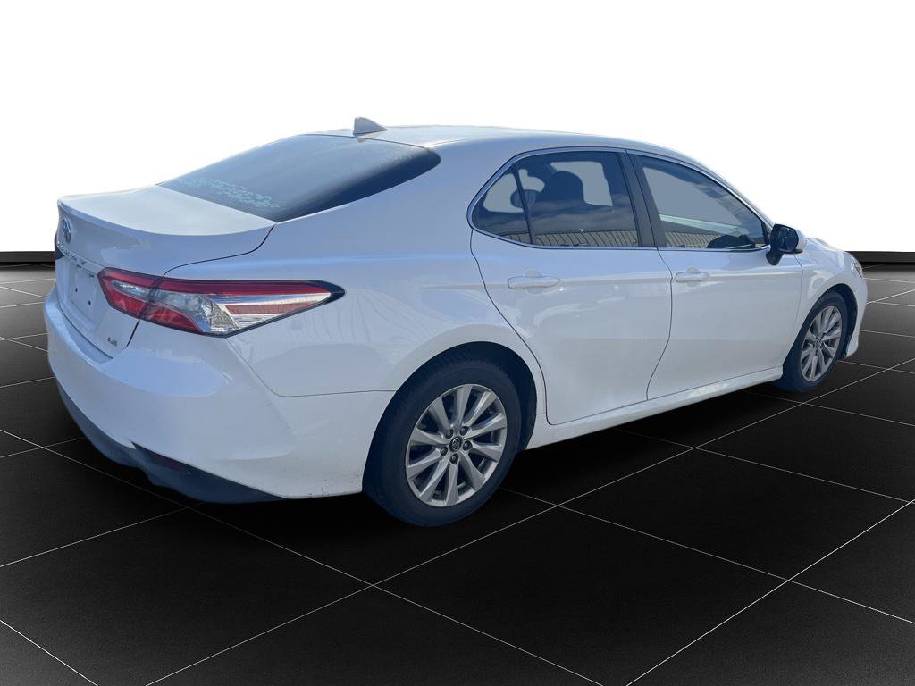 Used 2019 Toyota Camry LE FWD image 5