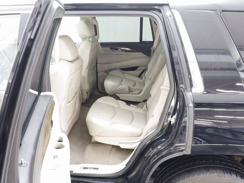 Used 2020 Cadillac Escalade Premium Luxury image 16