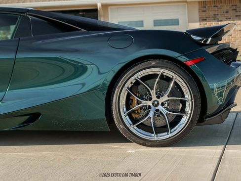 Used 2022 McLaren 720S Spider image 5