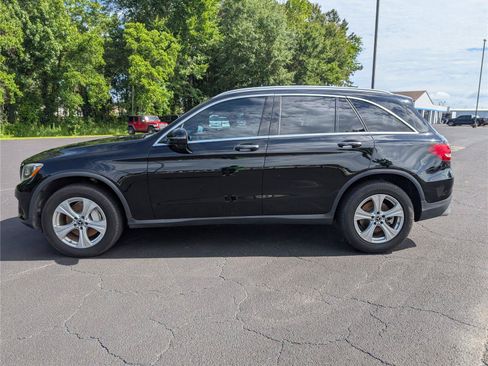 Used 2018 Mercedes-Benz GLC 300 4MATIC w/ Multimedia Package image 2