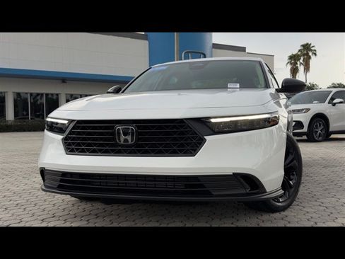 Certified 2025 Honda Accord SE image 2