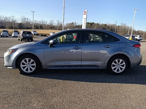 Used 2023 Toyota Corolla LE image 6