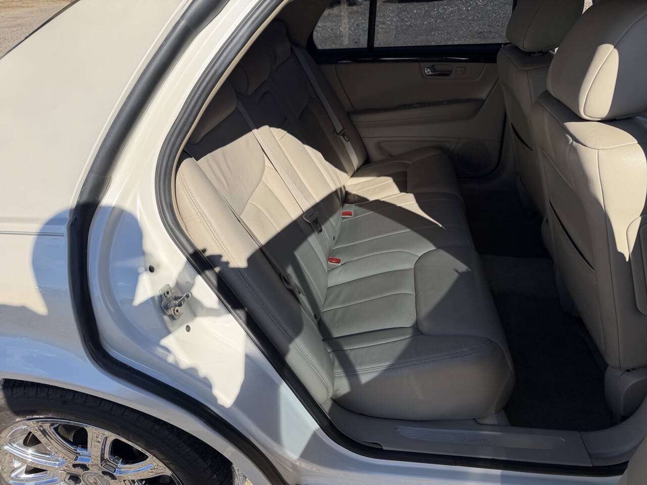 Used 2008 Cadillac DTS FWD image 25