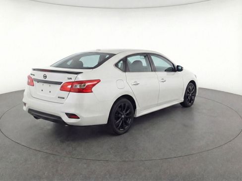 Used 2018 Nissan Sentra SR w/ Technology Package image 7