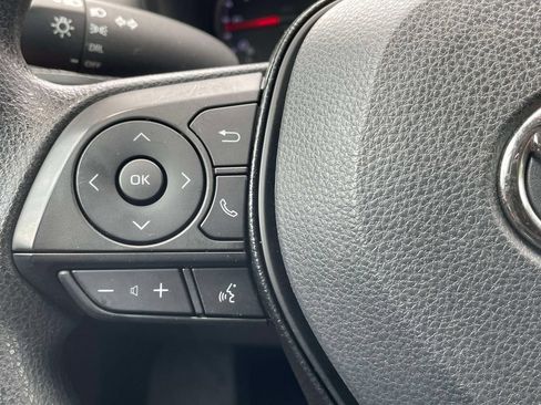 Used 2020 Toyota RAV4 LE FWD image 22