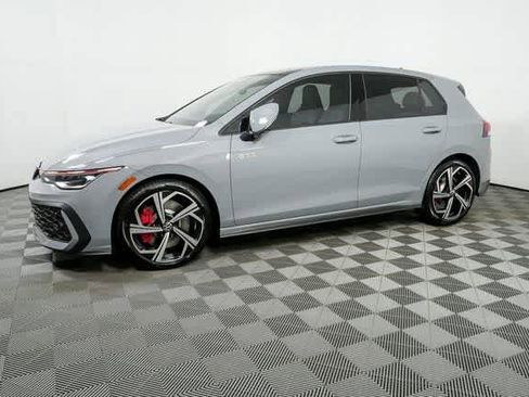 New 2026 Volkswagen GTI SE image 3