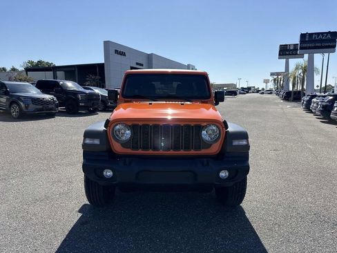 Used 2025 Jeep Wrangler Unlimited Sport AWD/4WD image 19