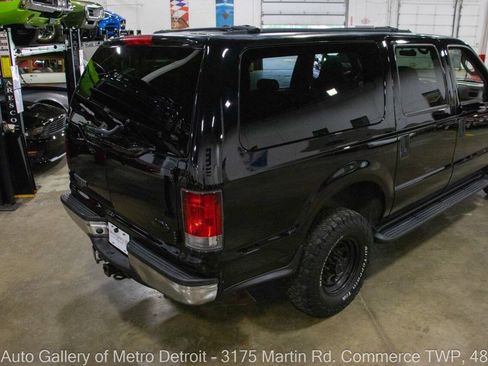Used 2005 Ford Excursion XLT AWD/4WD image 14