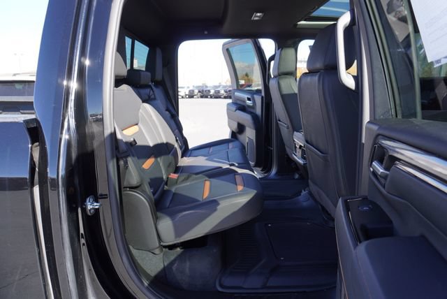 Used 2025 GMC Sierra 2500 AT4 w/ AT4 Premium Plus Package AWD/4WD image 26