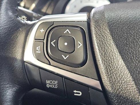 Used 2016 Toyota Camry SE image 8