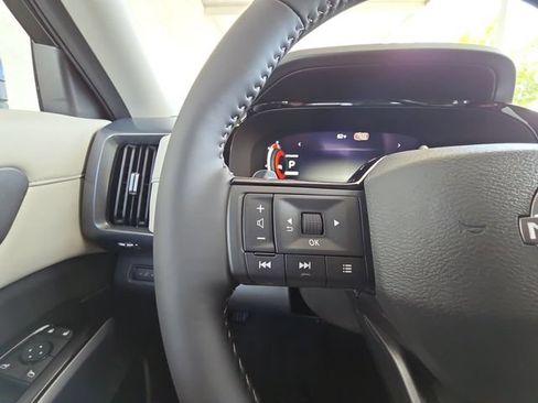 New 2026 Nissan Pathfinder SL FWD image 11