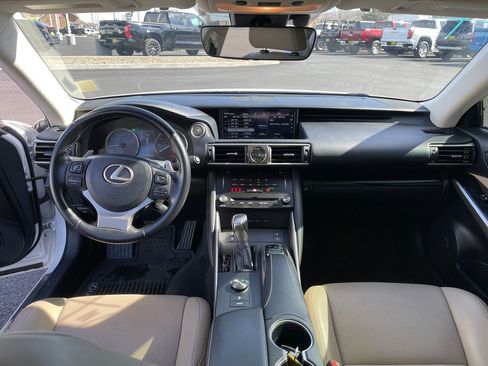 Used 2018 Lexus IS 300 AWD w/ Comfort Package image 12