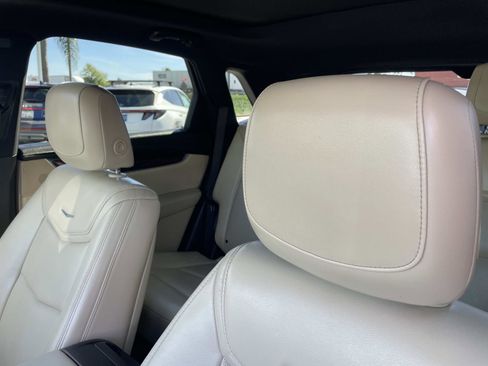 Used 2018 Cadillac XT5 Luxury w/ Driver Awareness Package image 21