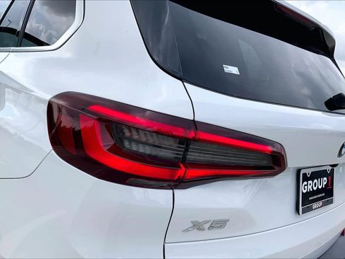 Used 2023 BMW X5 xDrive40i w/ Premium Package image 28