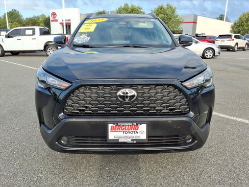 Used 2023 Toyota Corolla Cross LE w/ Moonroof Package AWD/4WD image 8