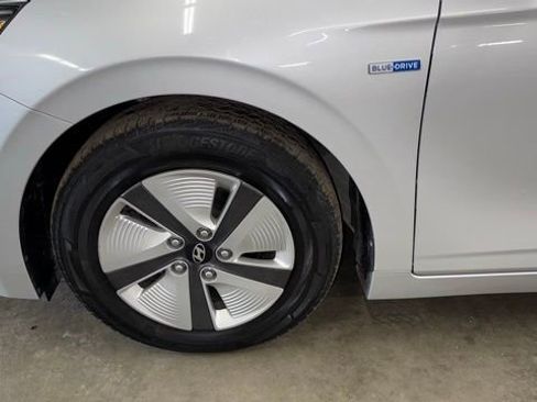 Used 2018 Hyundai Ioniq Blue FWD image 11