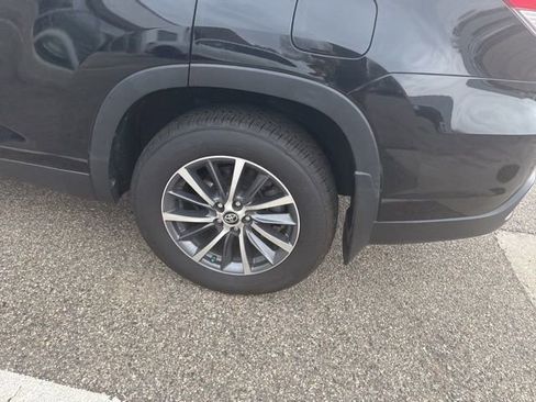 Used 2019 Toyota Highlander XLE AWD/4WD image 7